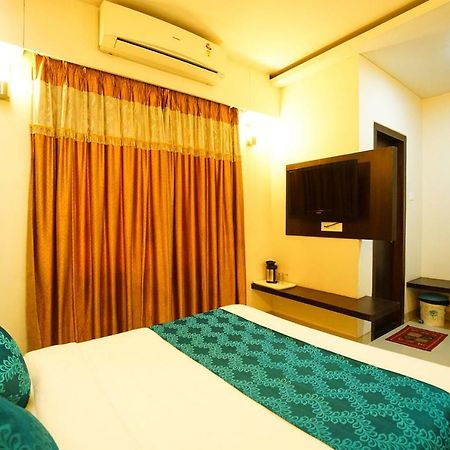 Hotel Aarya Inn Rāipur エクステリア 写真