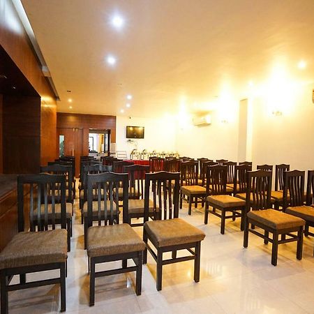 Hotel Aarya Inn Rāipur エクステリア 写真
