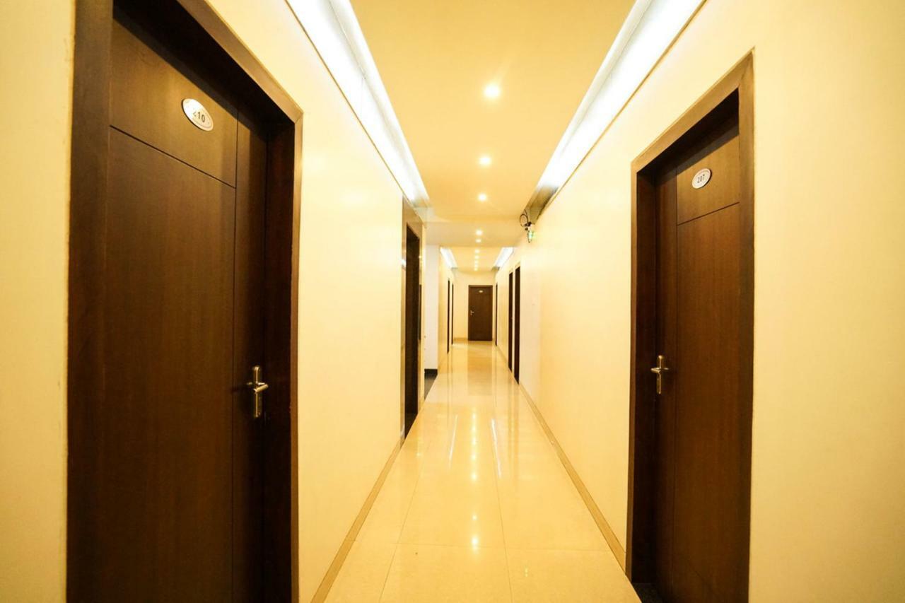 Hotel Aarya Inn Rāipur エクステリア 写真