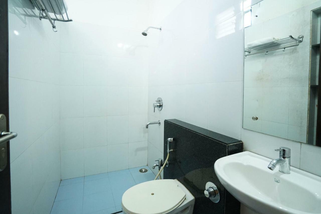 Hotel Aarya Inn Rāipur エクステリア 写真